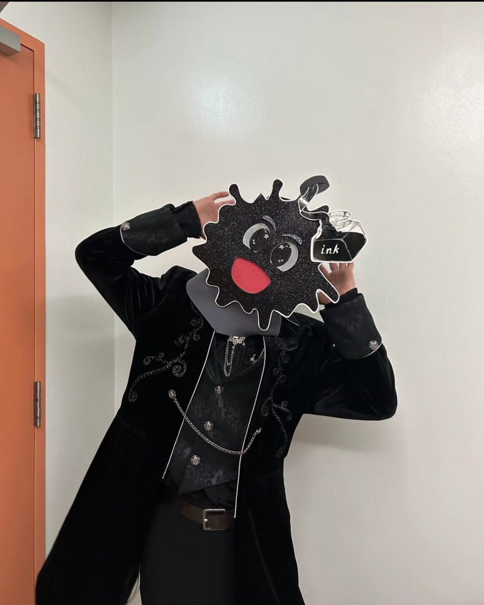 SeungminFrance's tweet image. 18.06.23 | Update Instagram

Qui est Encre ??? 
#KingofMaskedSinger #SeungStagram 

©Realstraykids 

#StrayKids #스트레이키즈 #Seungmin #승민

#Sun
