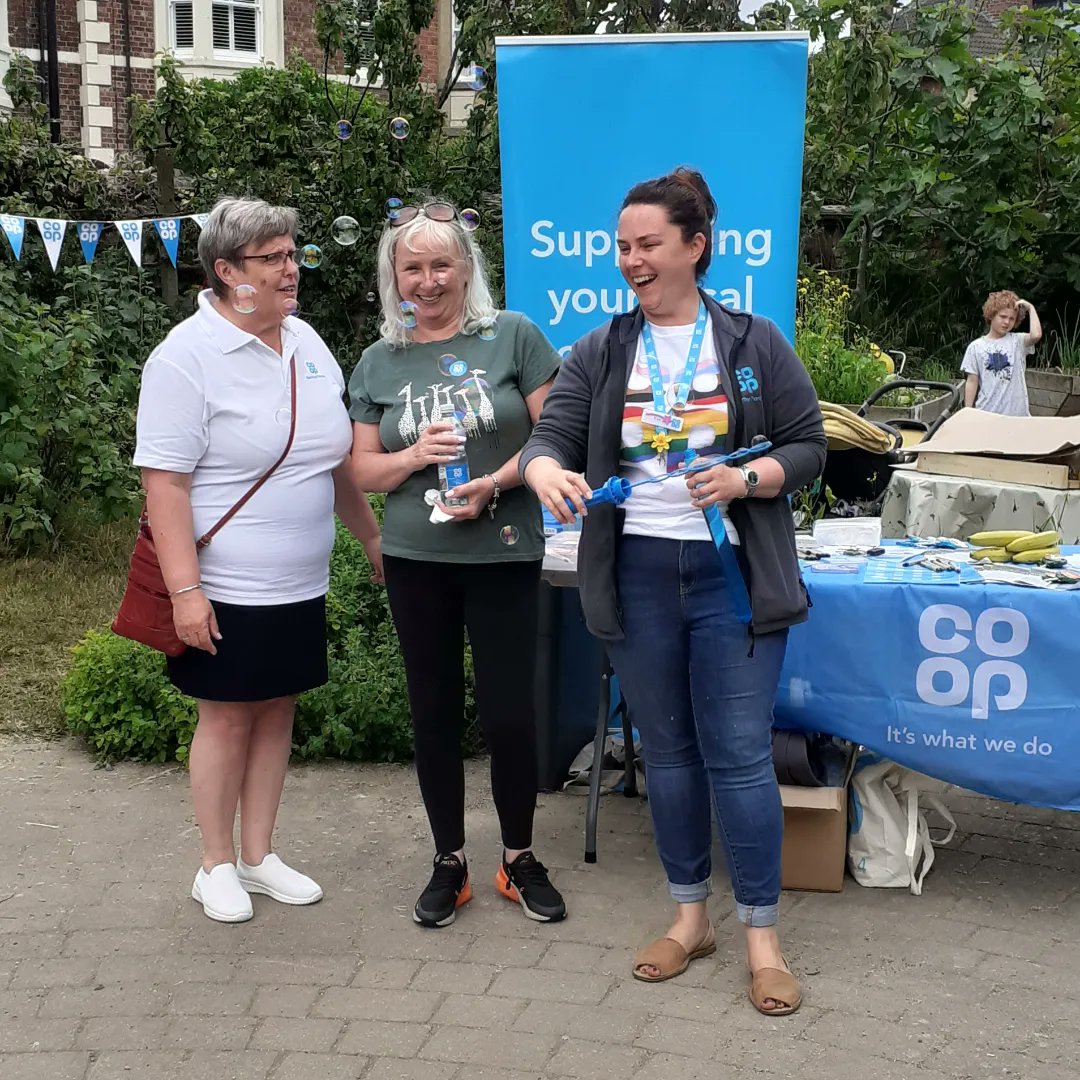 #GreatBigGreenWeek has been a blast!  Fantastic to spend today with <a href="/coop/">Mike Cooper</a> colleagues supporting local cause <a href="/StationGardenWB/">StationMastersGarden</a> celebrating 10y of community gardening in #WhitleyBay 💙 <a href="/TheCCoalition/">The Climate Coalition</a> 
<a href="/amandajal/">Amanda @ Co-op</a> <a href="/CoopFuneralcare/">Co-op Funeralcare</a> <a href="/ThomasD1707/">Thomas Dewing</a>