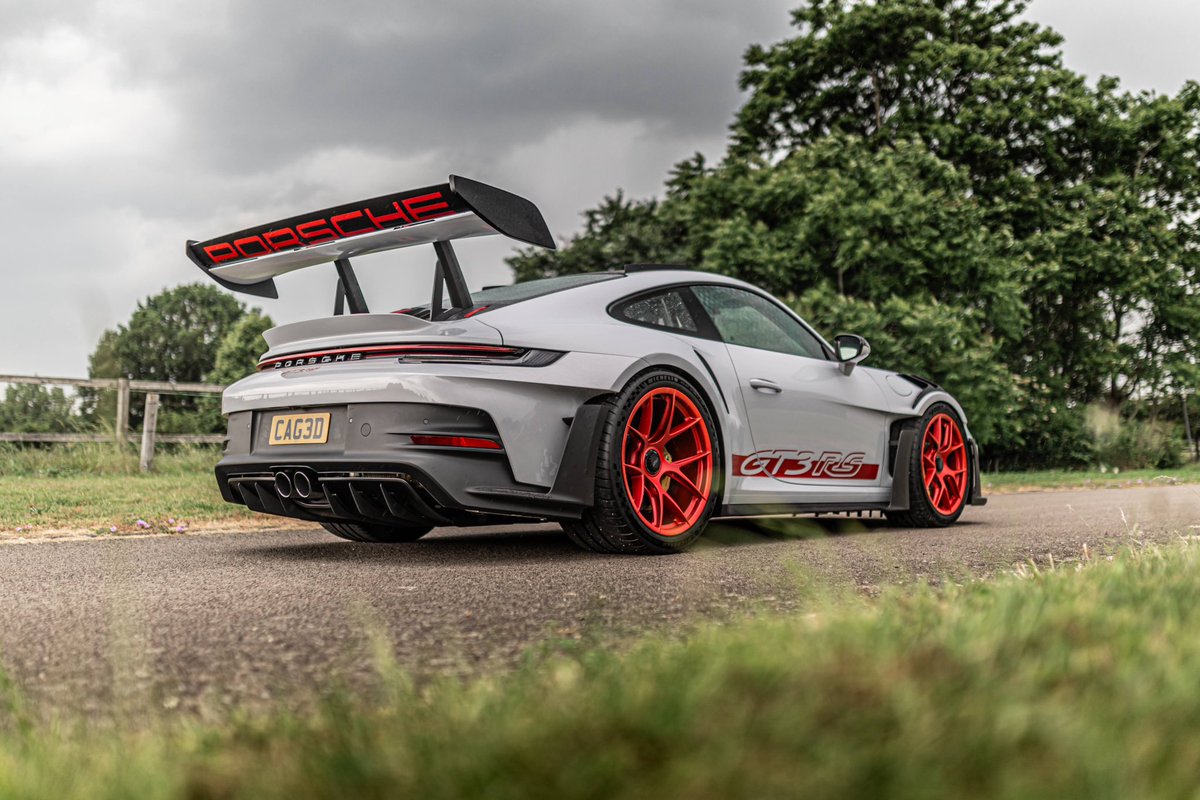 SpritePhotos's tweet photo. Porsche’s latest ‘RS’ offering is suitably bonkers, weighing in at under 1500kg, the new aero offering a potential 860kg of downforce and 518 ponies straight out of the ‘Stud Farm’ pushing it along. It’s no slouch.
#porsche992gt3rs #porsche #rennsport  #gt3rs #spritephotography https://t.co/qHXlb6tuOm