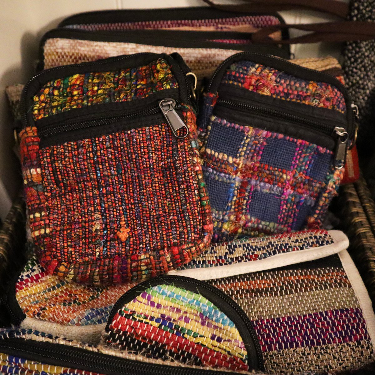 freakbutik_de's tweet photo. The purse made of smooth leather can be simply unfolded to open. There are 2 larger compartments for banknotes, papers or anything else you need to have with you at all times.

We also have many other wallets made of natural materials

#leather  #wallet #freakout #friedrichshain https://t.co/WsdplkN3sd