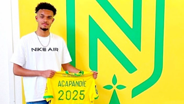 Talent of the day💫

👤| Mathieu Acapandié
Position: RB
Age: 18 years old
Club: FC Nantes B
Citizenship: 🇫🇷🇷🇪
Foot: Right
Height: 1,82m
Market value: ❓

By: @EKscouting 

#scouting #Nantes