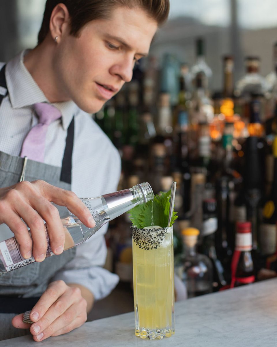 C H E E R S  T O  D A D 

Top off #FathersDay with a perfectly made cocktail.