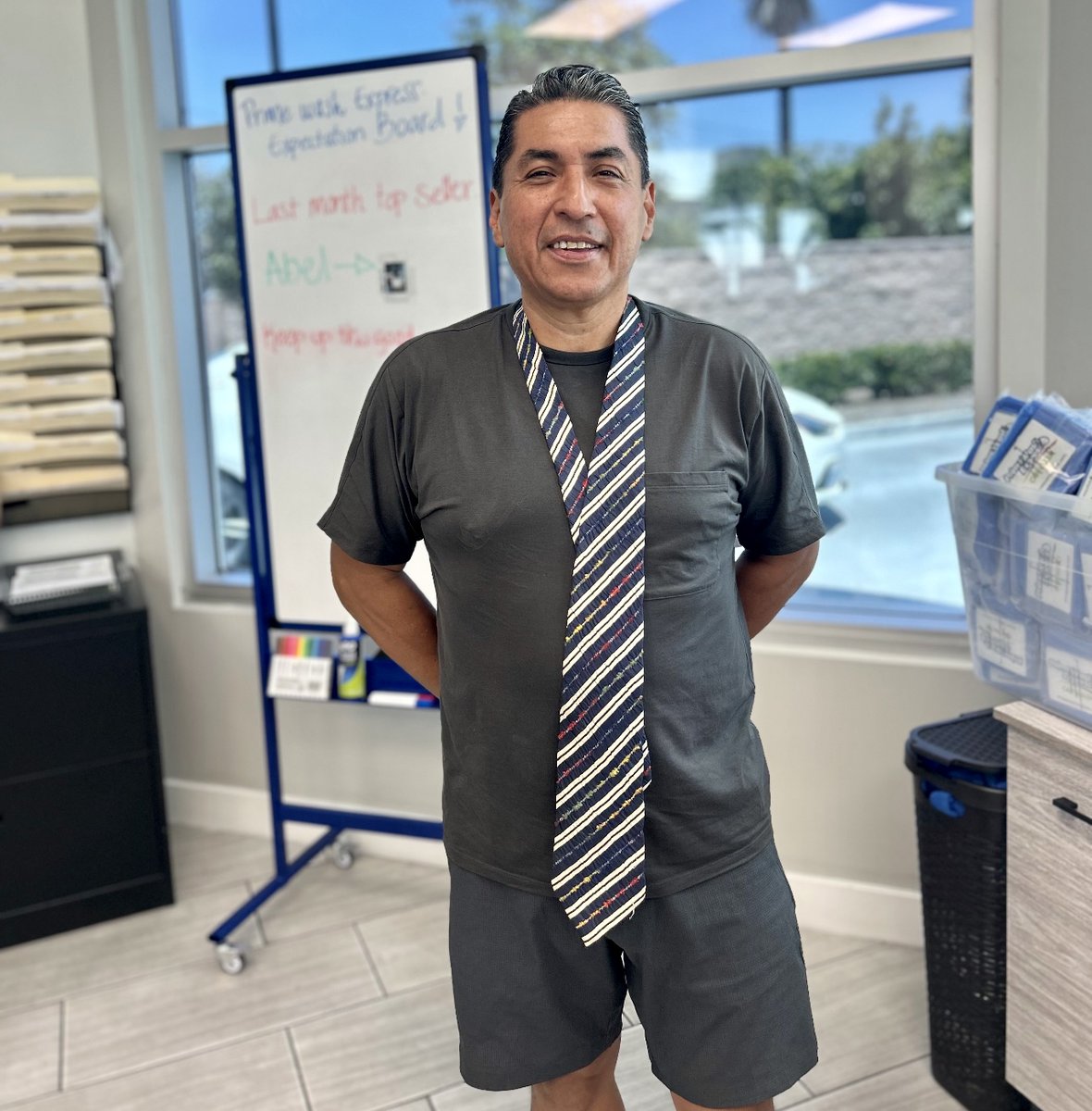 ****Attention Dads****
Today we will be giving away 40 100% silk ties ($100 value) for Father’s Day. Just our way to say #happyfathersday to all of the #specialdads out there!
-
#primewashexpress #primewashexpressupland #primewashexpressontario #uplandcarwash #ontariocarwash