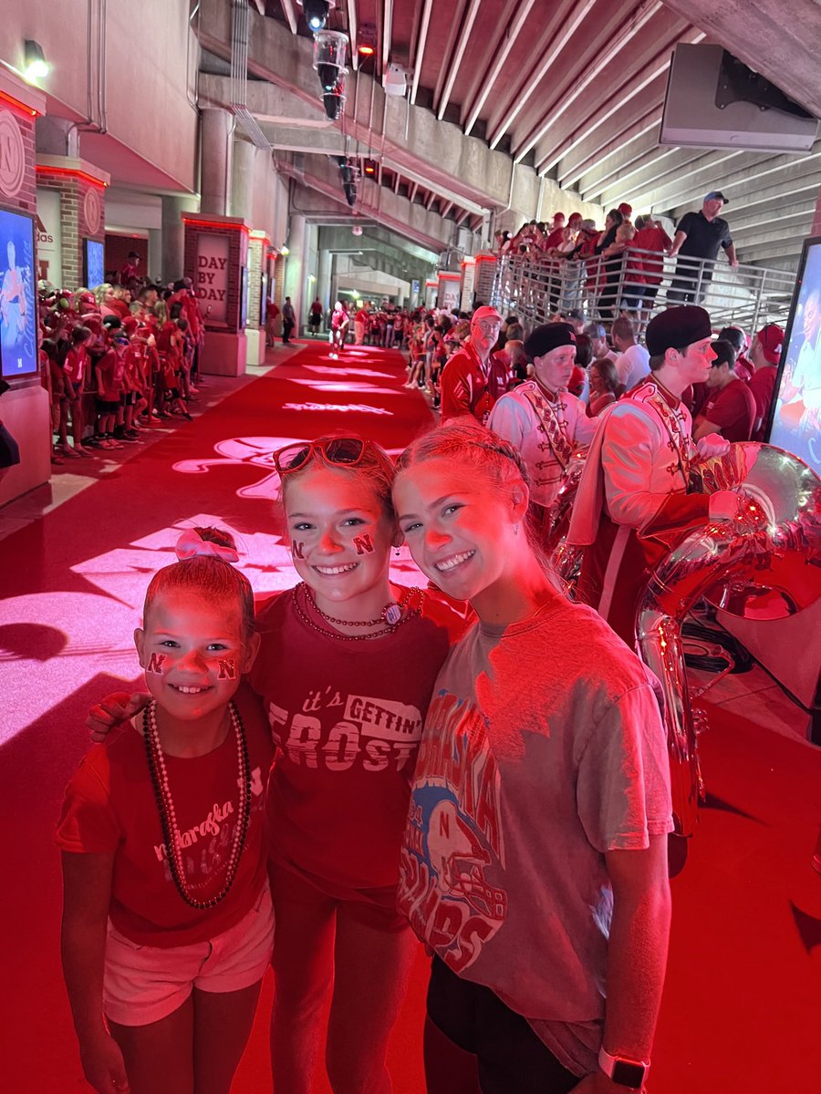 SweetmanTom's tweet photo. @_willcompton how bout some #gbr + #girldad merch?  @BussinWTB @TaylorLewan77 https://t.co/tq8rHEuzaj