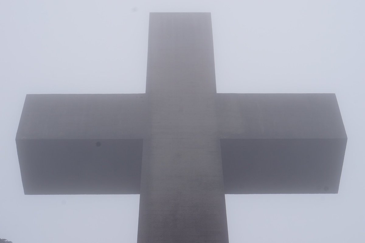JRussPhoto's tweet image. Ominous Cross in the Fog 
#SanFrancisco #California