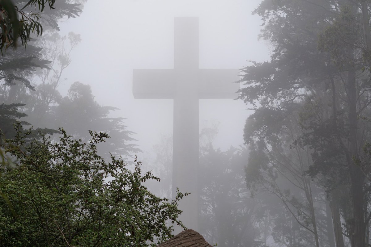 JRussPhoto's tweet image. Ominous Cross in the Fog 
#SanFrancisco #California