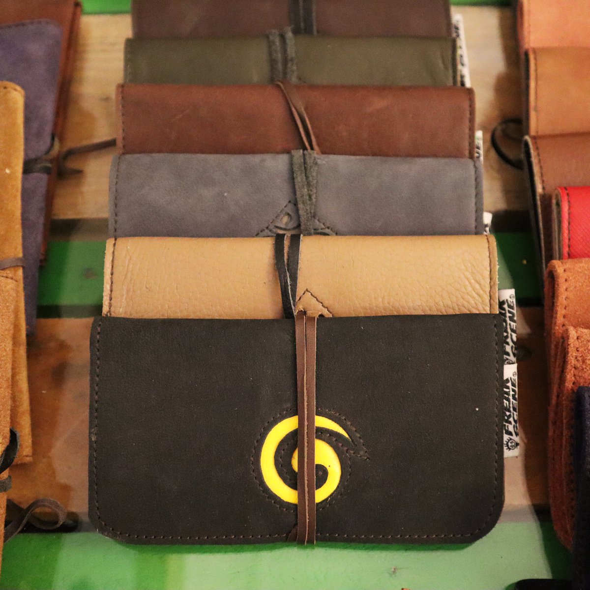 freakbutik_de's tweet photo. You need something beautiful, something that suits you and is super useful at the same time. 

wild leather /leather tobacco pouch 12,95 Eur

#Leder #Wildleder #leather #wildleather #tabakbeutel #tobacco pouch #drehertasche #tokenbag  #gift #freakout #friedrichshain https://t.co/dzZONwTUdL