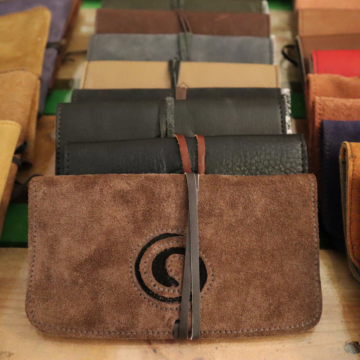 freakbutik_de's tweet photo. You need something beautiful, something that suits you and is super useful at the same time. 

wild leather /leather tobacco pouch 12,95 Eur

#Leder #Wildleder #leather #wildleather #tabakbeutel #tobacco pouch #drehertasche #tokenbag  #gift #freakout #friedrichshain https://t.co/dzZONwTUdL