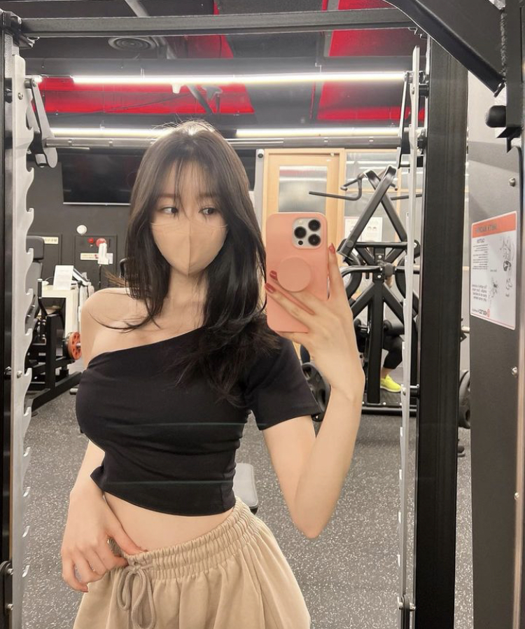 pei_yao08's tweet photo. let's work out https://t.co/5Cj2LdjNfZ