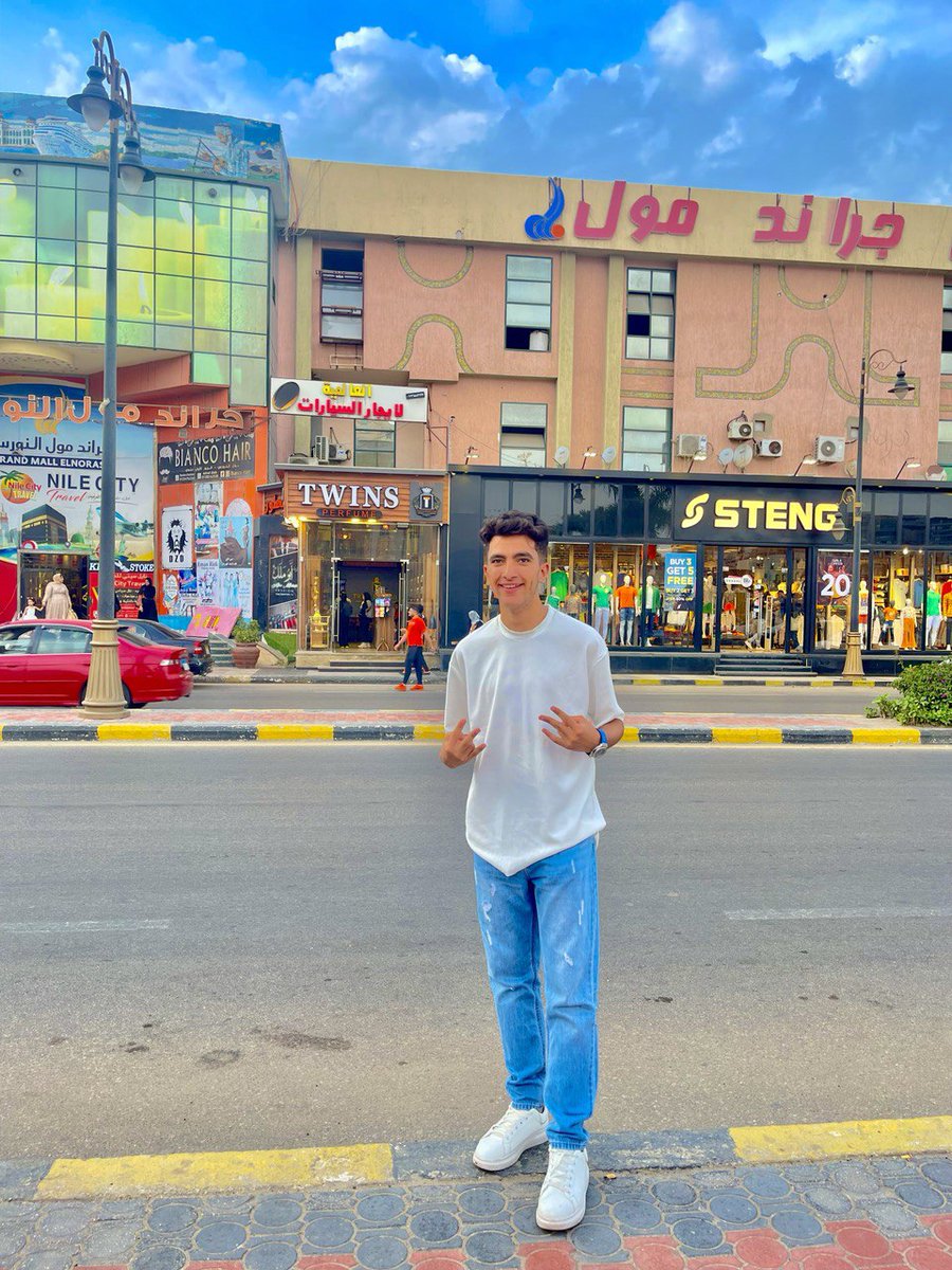 شايف لمعه فعينك دا انعكاسي🧿.'