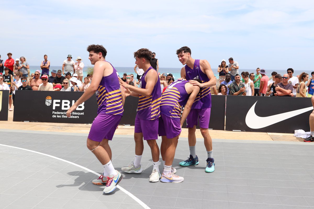 uemataro's tweet photo. 🔙🏆 Avui fa una setmana ens proclamàvem 𝗖𝗔𝗠𝗣𝗜𝗢𝗡𝗦 𝗗'𝗘����𝗣𝗔𝗡𝗬𝗔 de 3x3 a Mallorca!

#somgrocs💛💜 https://t.co/7AH8XOO7il