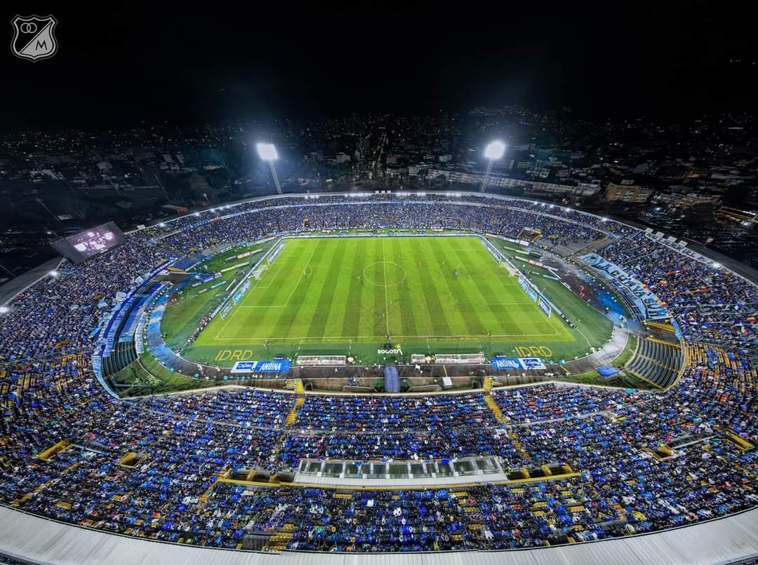 Cindy_Gonzalez7's tweet photo. Hoy también quiero celebrar a los incondicionales, a los que cada nuevo día nos regalan los mejores programas @Las5deMillos Gracias muchachos @Maugor y @JuankPiza #Felices77 https://t.co/xjBNDrr03X