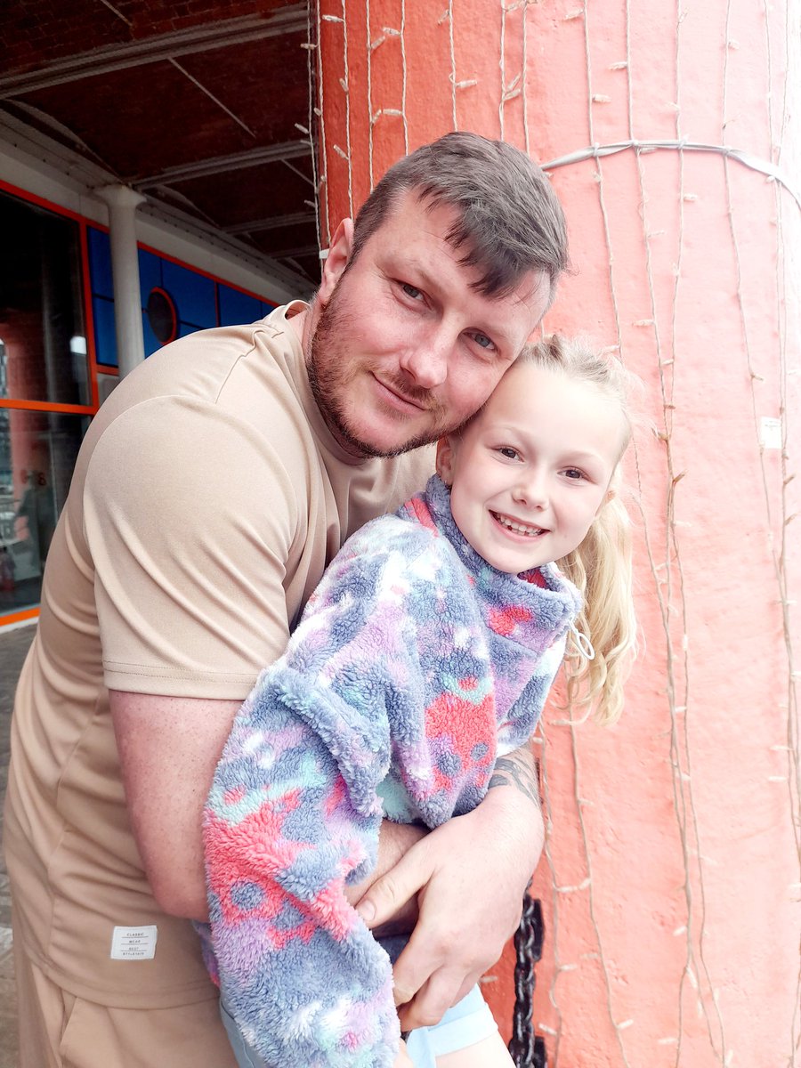 KaceyAnnx's tweet photo. Happy Fathers Day @tonydavo84  don't you lift a finger today...just treat it like any other day🙄🤣. Your card must be in the same place as my mothers day card😬
We are lucky to have you i spose ❤️ https://t.co/utZ8E4Z9Js