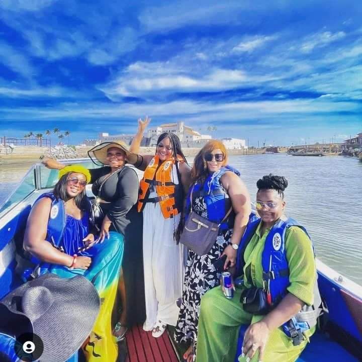 CruiseElmina's tweet photo. Starting the week off right! Our guides will lead the way and teach you everything you need to know to explore the Elmina Harbor. 
.
.
.
(233)0548968205
#elminaboatcruise
#seaboatride
#elminaharbour
#castle
#ThingsToDo
#thrill
#fun https://t.co/ejsLMlrOyx