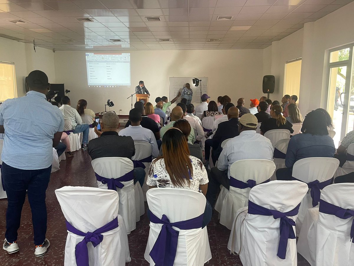 La Dirigencia del Partido de la Liberación Dominicana en la Altagracia participó en día de hoy  en la Conferencia magistral: 

“Empaquetando marcas” con el Conferencista:Belarminio Ramírez Morillo. Politólogo, abogado y administrador público. 

#pldhigüey #pldlaaltagracia