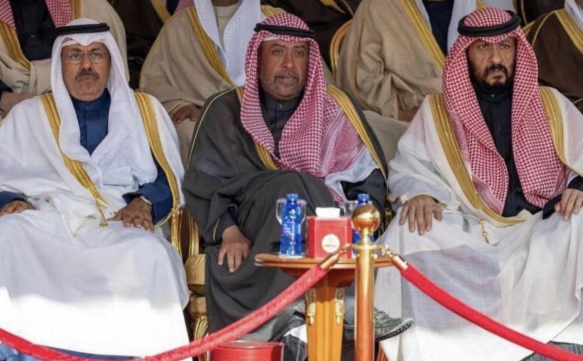 الله يوفقكم و يسدد خطاكم و أعانكم على حمل الأمانة و المسؤولية لتحقيق آمال الشعب الكويتي ألف مبروك للكويت و شعبها الوفي 🇰🇼
#أحمد_الفهد_الصباح