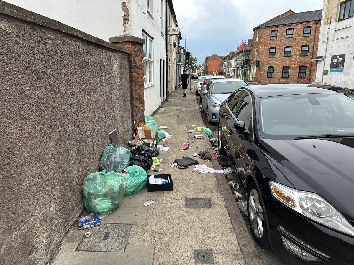Mount Rubbish tweet media