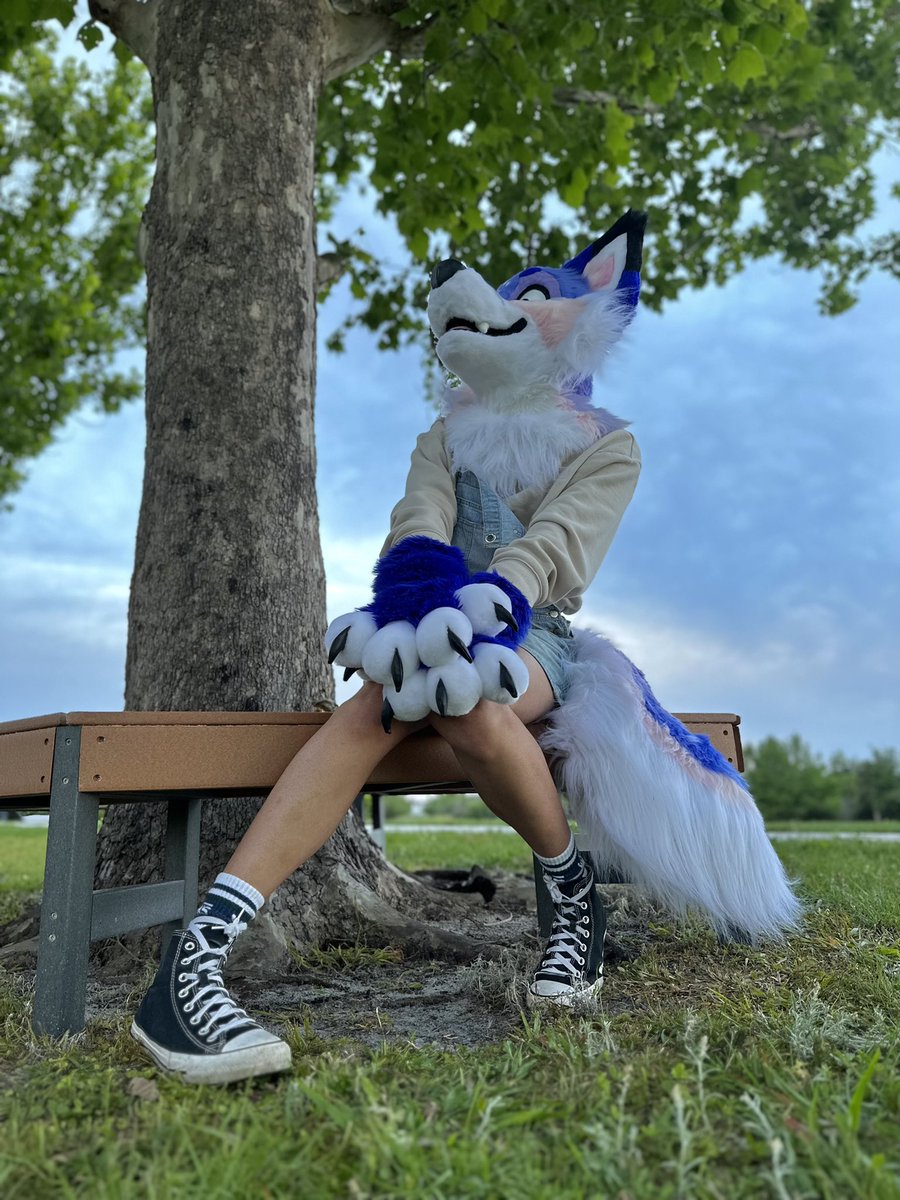 This pretty fox is still available! 💙 #fursuitforsale