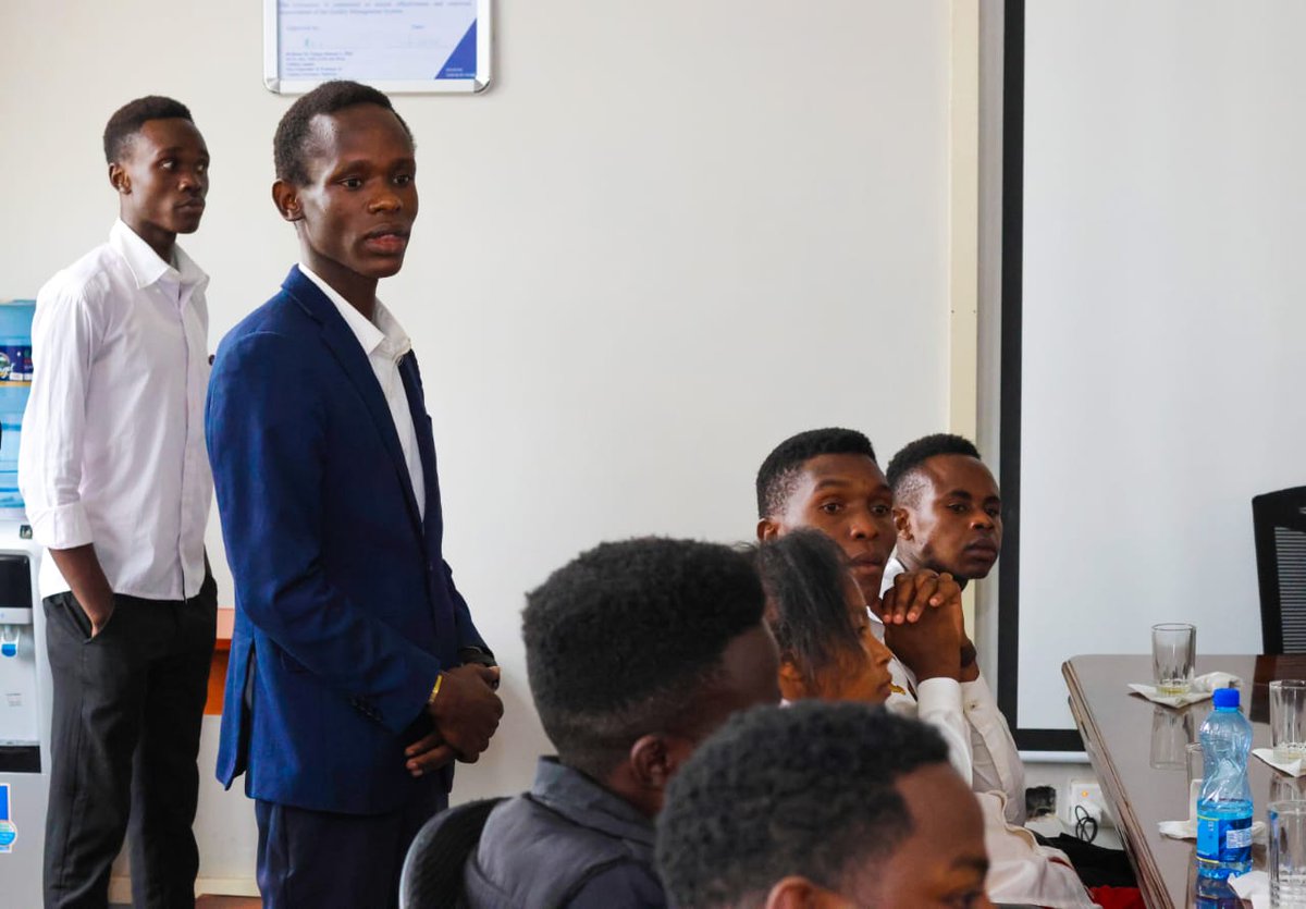 diof_mr's tweet photo. Zetech university comrades were very happy to get impactful talks and sessions from our beloved guests as @BishopThiongo and @prezdaSkkajwang and our own miss Nkatha. We also hosted our top officials of @kucsaaorg and @TownStudents . Men are happy @ZetechUni is still a brand💪 https://t.co/F6sAoax7Y0