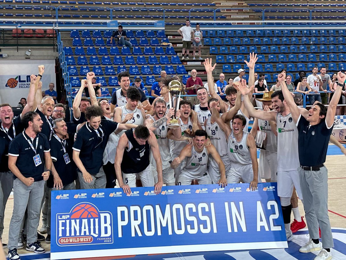 La storia è stata scritta! La squadra di basket di @uniluiss è in Serie A2! Grazie ai nostri giocatori, al coach Paccariè, al Presidente Abete e al DS @paolodelbene01. Continuiamo a sognare insieme. Avanti #Luiss!