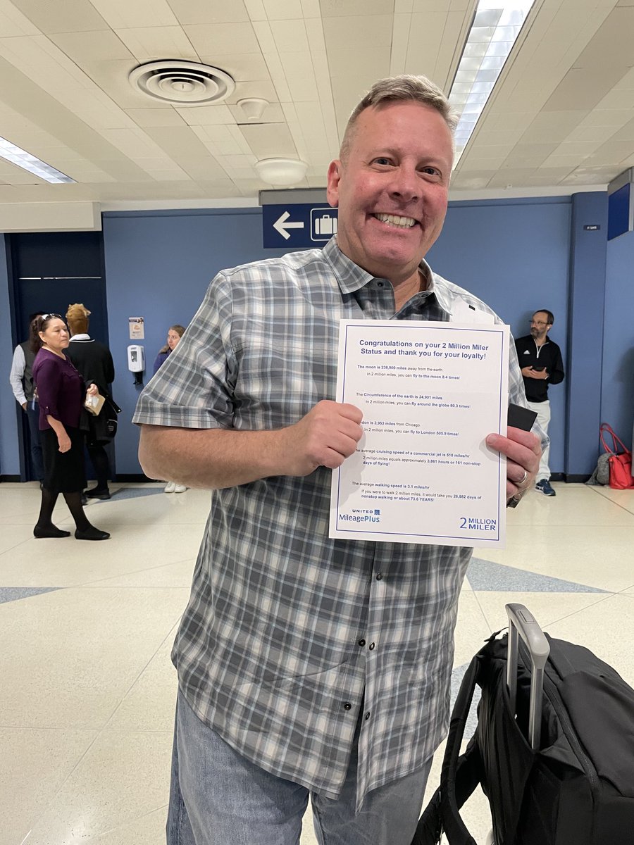 O’Hare Premium Services team recognized Mr. Kevin Powers for achieving 2MM before his flight to DTW ⁦@OmarIdris707⁩ ⁦@pastamama13⁩ ⁦@rickvual⁩ ⁦@Tobyatunited⁩ ⁦@jacquikey⁩ ⁦@GabyWiebusch⁩ ⁦@weareunited⁩