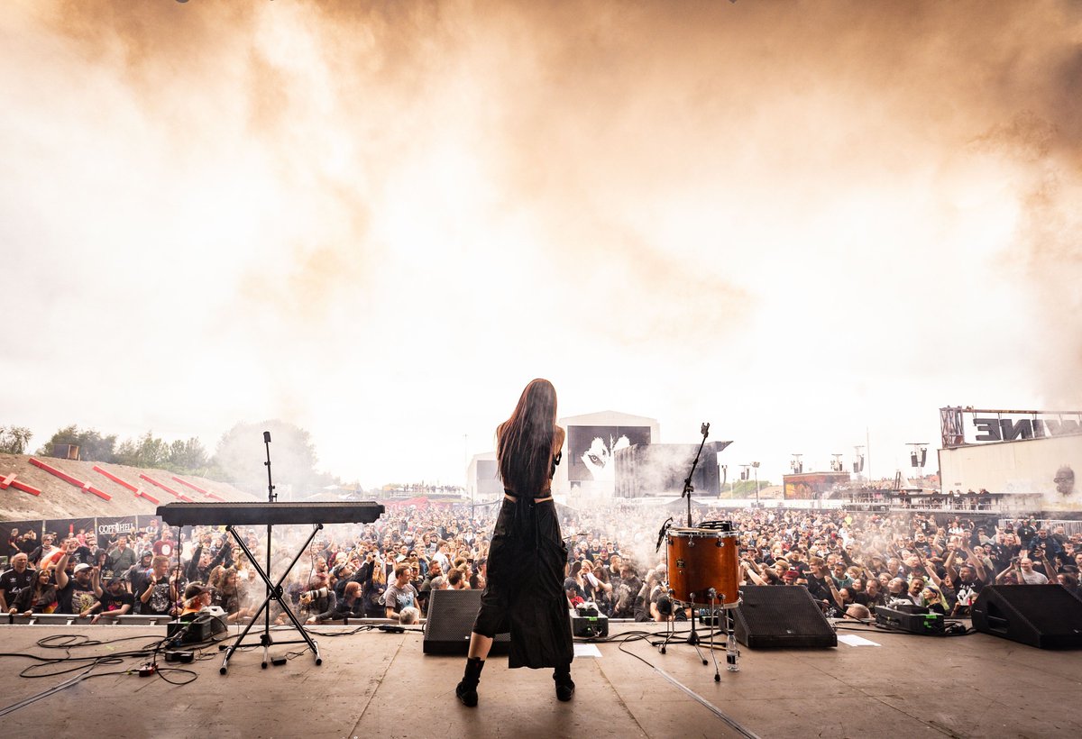 foreverstilldk's tweet image. Thank you so much to everyone who came to our show at #Copenhell yesterday 🖤 It was a truly special and honestly quite moving experience. Thank you for sharing that moment with us.
📷: JN Lightning Photography // @hardforce
#jnlightning #hardforce #foreverstill