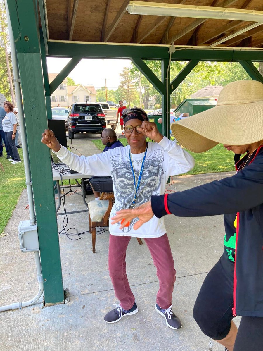 Chagrin Falls Park Community Center tweet media