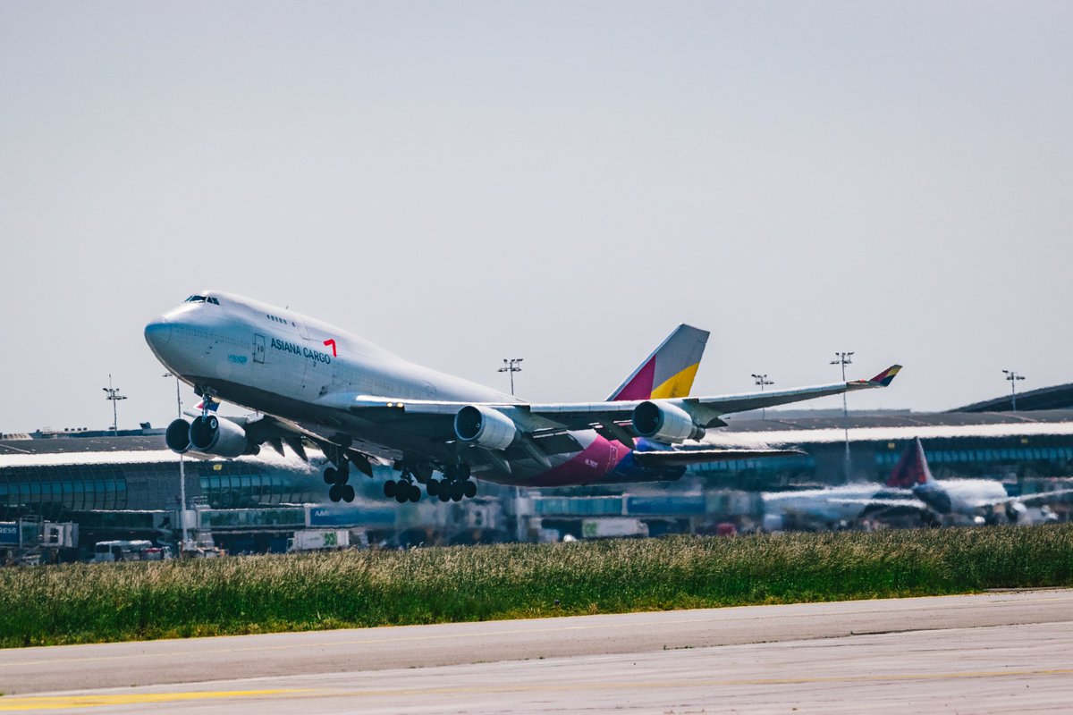 Congrats to Alexandros winning last week (night shot) and Kevin for winning this week (heavy cargo departing)!