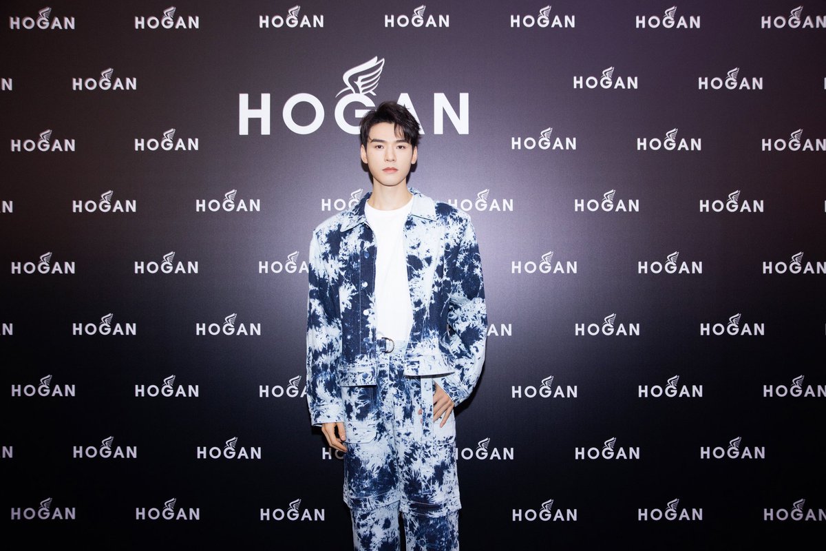 GongJunBrasil's tweet photo. 🐶 07.11.22 | Atualização do Studio do Gong Jun no Weibo [1/2]

Fotos do Gong Jun para o evento ao vivo da Hogan.

#GongJun #龚俊 #SimonGong https://t.co/nz32AfQm3G