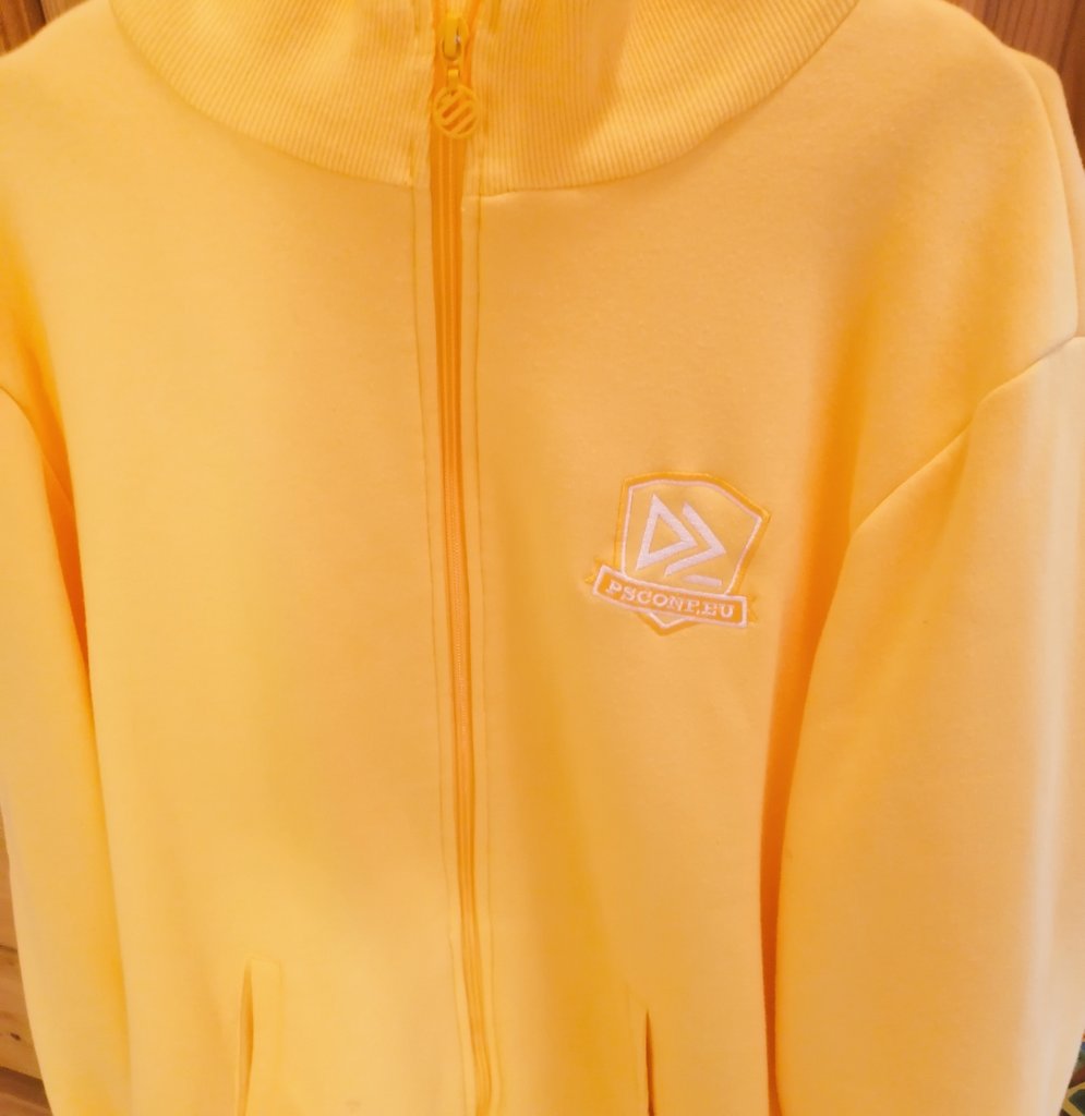 HeikoBrenn's tweet image. With the nice temperatures in Prague, I&apos;m pretty sure I won&apos;t need my #PSConfEU jacket from 2019 🌞. #ScriptRunnerOnTour