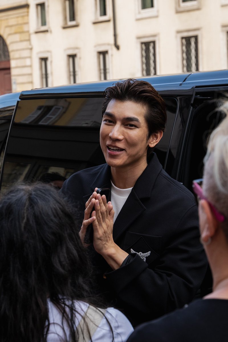 Anastas64041555's tweet photo. You’re heart is so pure.❤️‍🩹 @MSuppasit #fashionweekmilan #MewSuppasit #mewsuppasitxmcm #MCMThailand #MCMSS24xMew https://t.co/n4BQrF3IpY