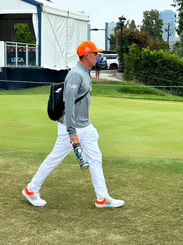 Rickie rocking the 🍊 today! #USOpen