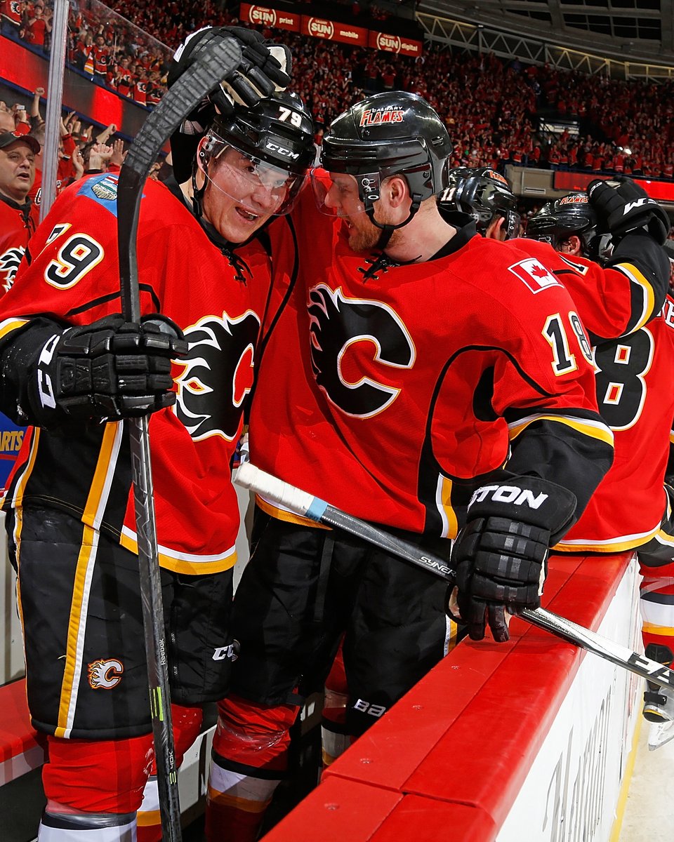 AlumniFlames's tweet photo. On #FlamesFlashbackFriday, we're dropping some joy from 2015 on your timeline! https://t.co/MZFtbGf6Wp