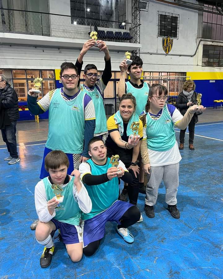 atlantaoficial's tweet photo. 👏 @tirandoparedesf volvió a jugar el torneo interno de Atlanta

Con 50 jugadores/as se rompió récord de asistencia. ¡Vamos! 🥰 https://t.co/jYy47Pe6k9