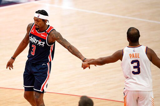 🔁 Trade Alert: Wizards’ Bradley Beal to Suns for Chris Paul & Picks! 🏀🌵 
@Underdog__NBA @NBA @BetRecaps @yourlinemate 

Sources: Beal headed to Phoenix, forming a new Big 3 with Booker & Durant. Exciting times! Stay tuned! #NBA #TradeAlert
