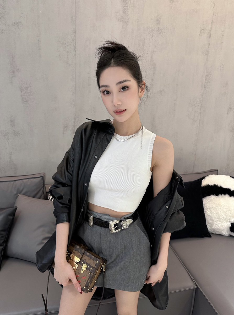 I wish I was as beautiful as my name.🙄