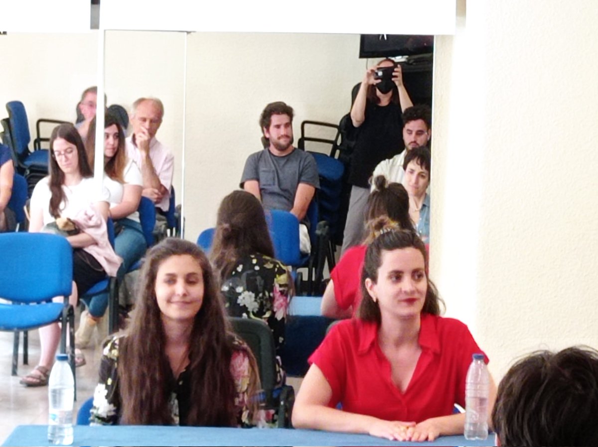 📽️🗨️Avui rere la projecció del <a href="/CicleGaudi/">Cicle Gaudí – Cinema Català</a> hem conversat amb #VioletaPorta i <a href="/AidaFlix/">Aida Flix</a> protagonistes del documental #ElSostreGroc de <a href="/CoixetIsabel/">Isabel.coixet</a> sobre els abusos a menors a <a href="/aula_teatre/">L'Aula</a> de #Lleida. Gràcies a ambdues i al públic per aquest col·loqui tan enriquidor com necessari.