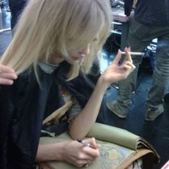 edysftopia's tweet image. ꒰ა ☆ ໒꒱ 𝐅ilmes para você assistir em nf + dicas do que beber para saciar a fome  !! 🗒 

     ☆  [𝐄xclusivamente para o subtwt]