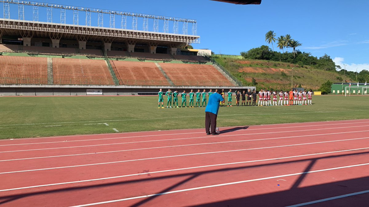 Fui agora cobrir um jogo de futebol como médico do ECPP (Conquista) x Leônicos e descobri que quando um jogador de futebol fala a palavra ‘professor’ ele pode estar se referindo ao técnico, ao árbitro ou ao médico…