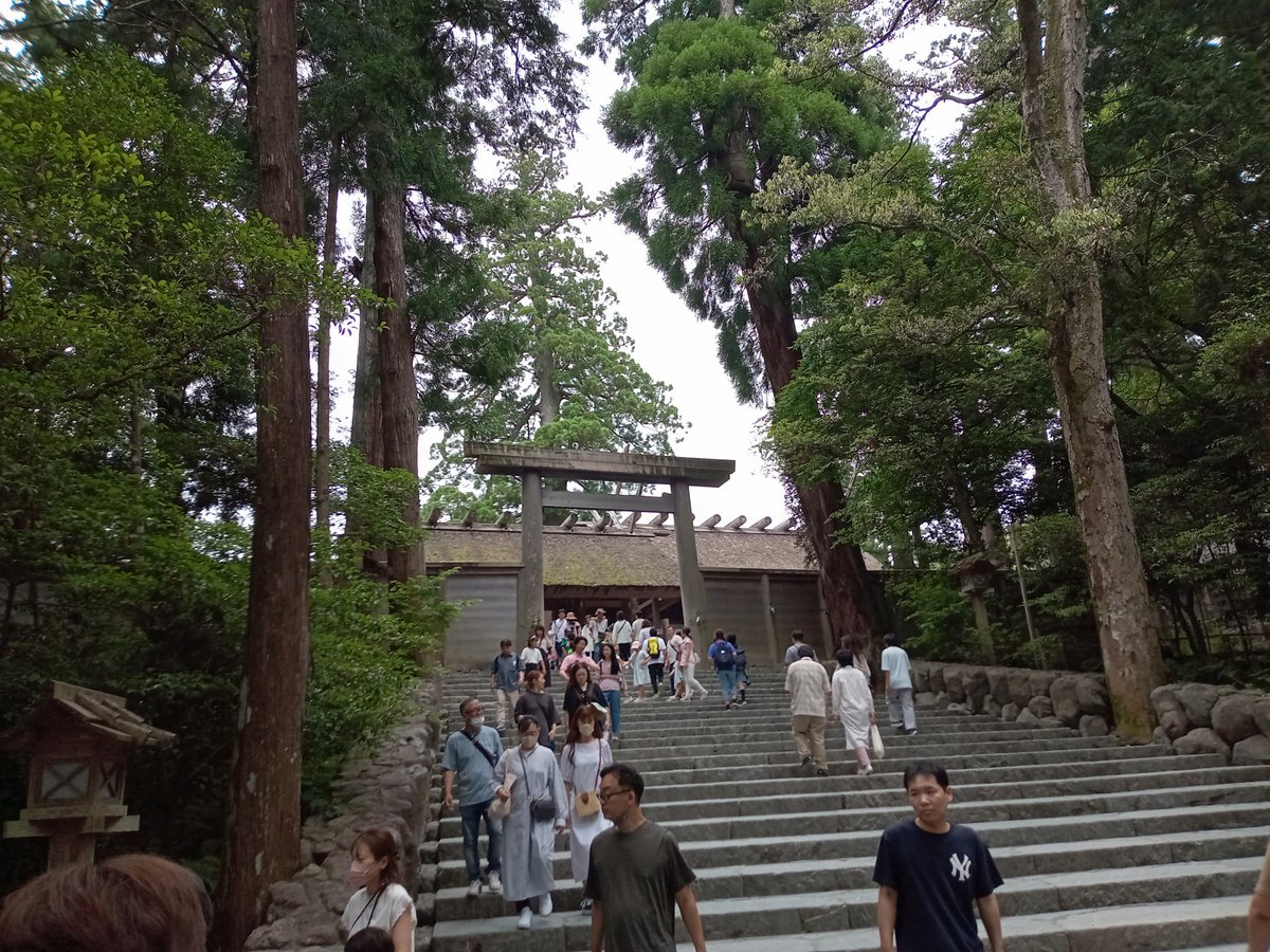 masitasima's tweet photo. お伊勢参り
二十四年？ぶりの同級生たちと二年遅れの還暦お祝い旅行
楽しかった！
そして誘ってくれてありがとう。 https://t.co/7YrrbSTYbA