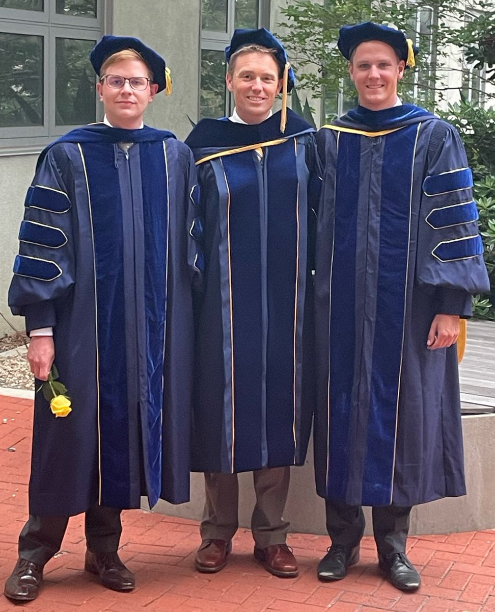seth_j_hill's tweet image. Congratulations Drs @lockhartm @CassidyReller and Farver! youtube.com/watch?v=ZFtyh-…