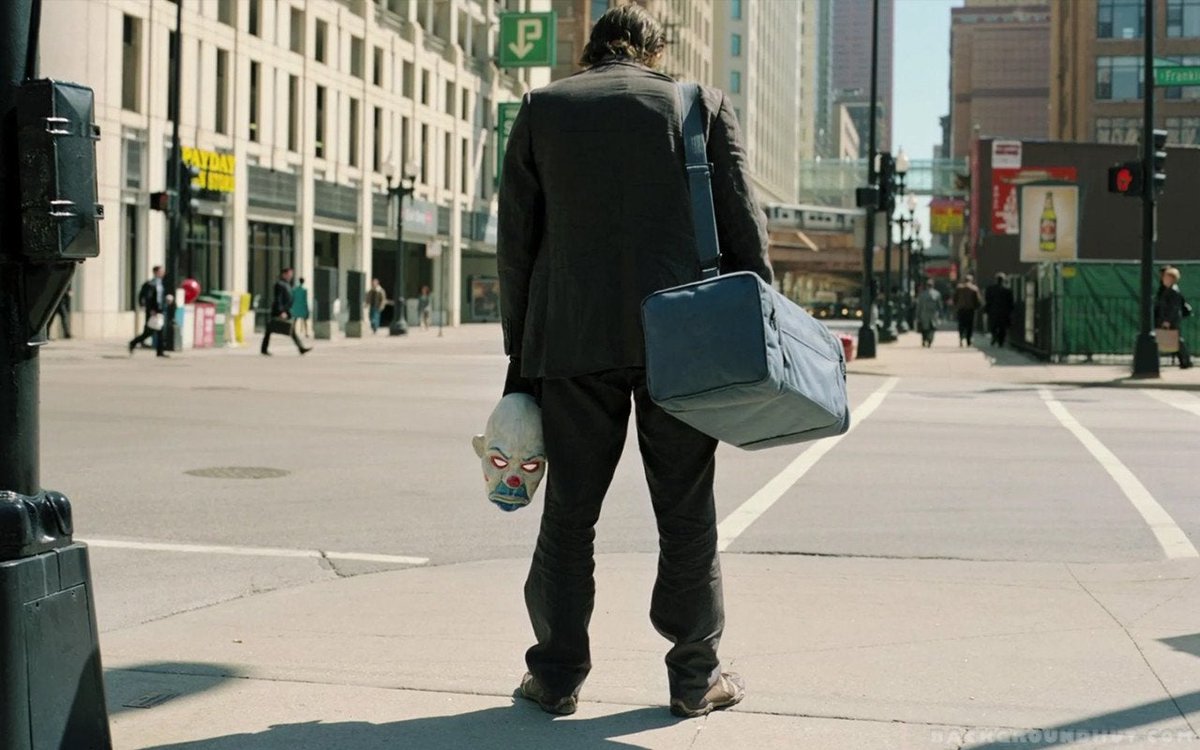 @Guslivesagain Love the Gotham of Begins and the Narrows sets, but there was a legitimate story reason for the shift and it benefited the film.  The visual scope of a real city.  It was the right canvas for Joker's chaos.  Shots like this just wouldn't hit the same in a more comic booky Gotham.