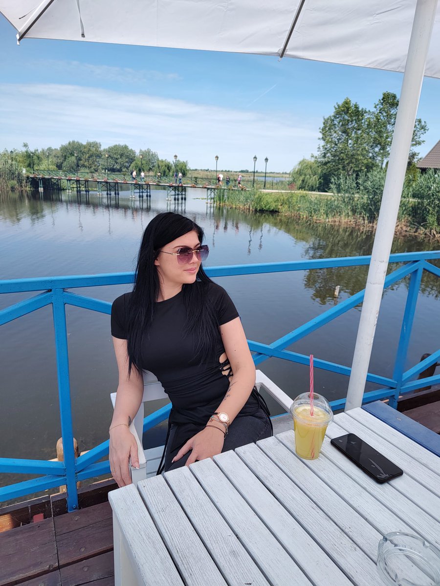 Carla Dazes tweet media