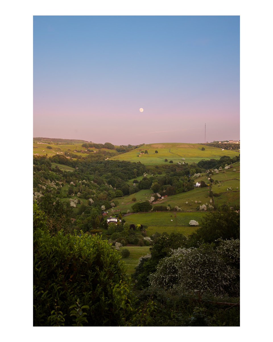 Strawberry moon over the Pennines. 
#strawberrymoon #moon #pennines #landscapephotography