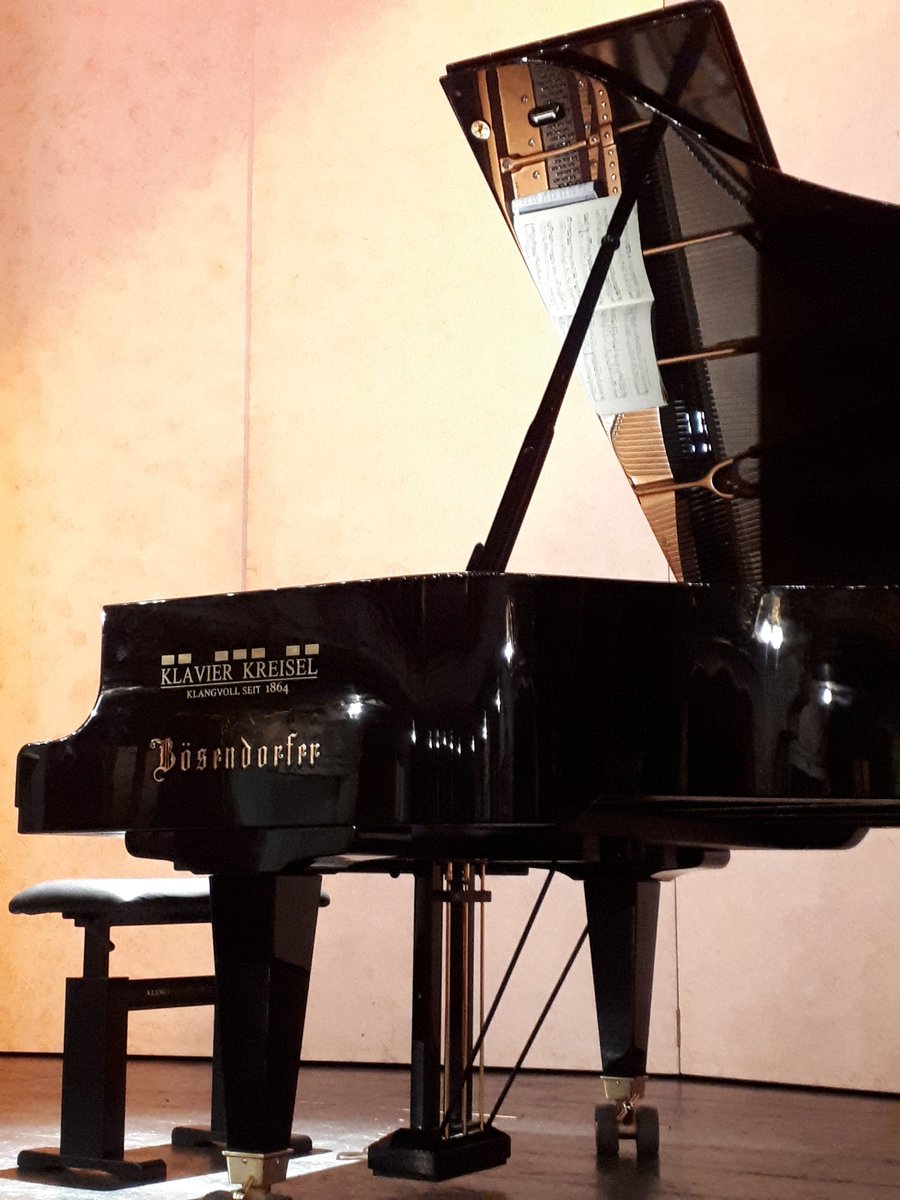 2michaelWmusic's tweet photo. Umjubelter Besuch aus dem #Klavierolymp: @fazilsaymusic im nahezu ausverkauften @Stadttheater @stadtfuerth mit kurzweiligen #Goldbergvariationen & gemeißelter Schubert-Sonate: eigen-willig und dem Augenblick abgelauscht! Super #Bösendorfer 🎹 #StandingOvations @fsayofficial https://t.co/fKmq8Trwyl