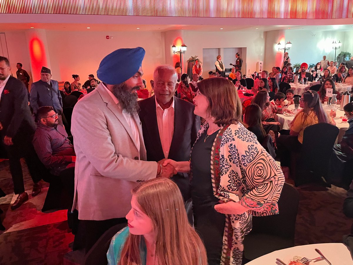 Truly an amazing night at the @sasktemple's 37th Annual Vegetarian Banquet 2023 with guest of honour His Excellency the Honourable Shri Sanjay Kumar Verma - High Commissioner of India to Canada. Thank you to all the organizers and performers! #sask #yxe #skpoli