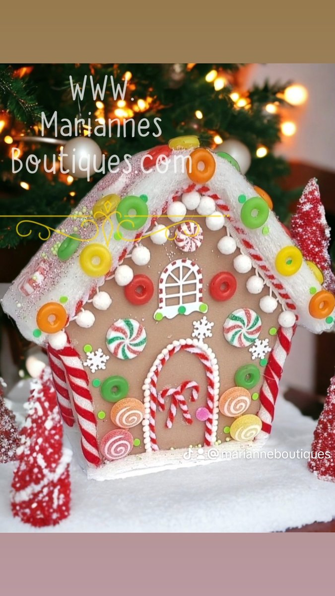 Christmas Candy Gingerbread house. #christmasdecor #gingerbread #gingerbreadhouse #gingerbreaddecoratingideas