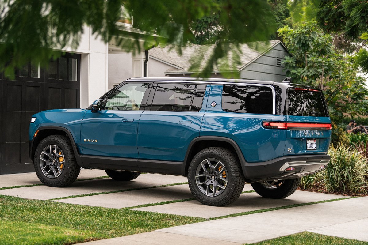 Rivian Ramps Up Production of Electric SUV as Demand Surges - tinyurl.com/25223tp8