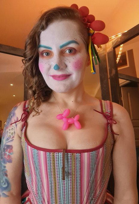 Circus themed kink party last night, ofc I went as Squishy the clown girl 🤡 I felt so god damn pretty<a href="/tag/mvsales"class="tags"><span>#mvsales</span></a>