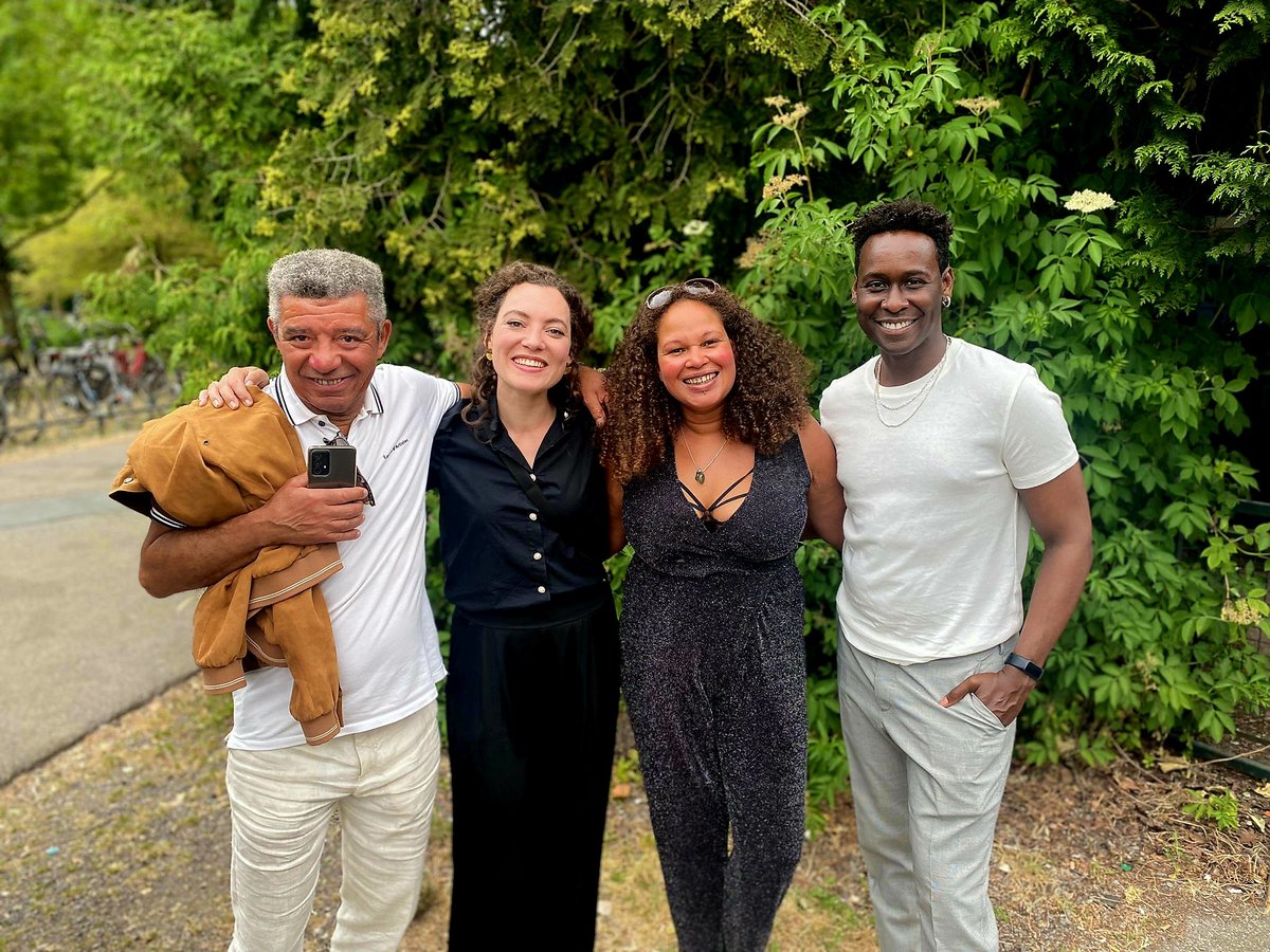 Cairobo's tweet photo. #vaderdag #Vondelpark #CelineCairo #Norman #Amber https://t.co/PZujT2lUWU